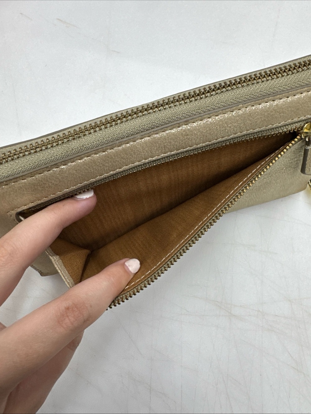 Fossil Zip Around Long Leather Wallet Issue No. 1954 Gold Shimmer - Picture 4 of 7